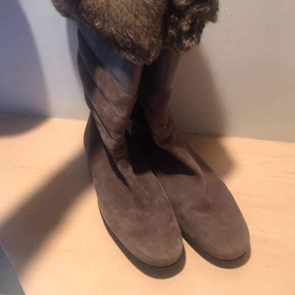 Worn once Tods suede and fur snow boots - Picture 3 of 5
